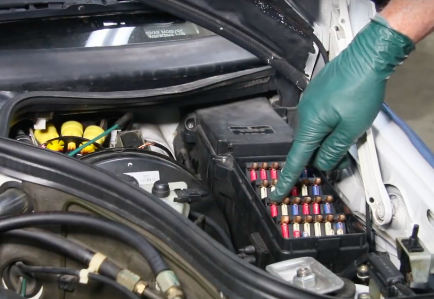 Mercedes W124 Owners - Learn How to Get to Terminal Block X30 to
